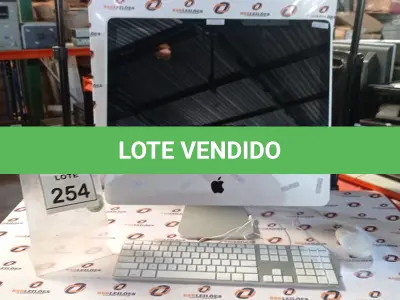 LOTE 254 - 01 IMAC COM MOUSE ETECLADO ORIGINAL. (NO ESTADO) ATENÇÃO! FAZER A VISITAÇÃO ANTES DE ARREMATAR, NÃO SABEMOS SE FUNCIONA, LEILÃO NÃO TEM GARANTIA E NEM DEVOLUÇÃO, SUJEITO A POSSÍVEIS AVARIAS VISÍVEIS/OCULTAS E/OU AUSÊNCIA DE COMPONENTES.
