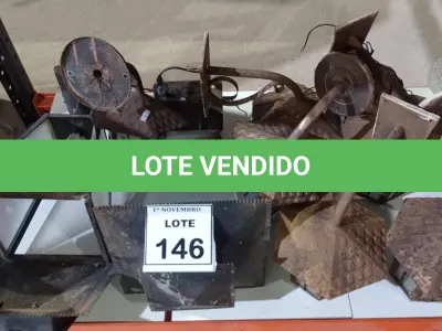 LOTE 146 - 09 LUMINÁRIAS DE JARDIM. (NO ESTADO) ATENÇÃO! FAZER A VISITAÇÃO ANTES DE ARREMATAR, NÃO SABEMOS SE FUNCIONA, LEILÃO NÃO TEM GARANTIA E NEM DEVOLUÇÃO, SUJEITO A POSSÍVEIS AVARIAS VISÍVEIS/OCULTAS E/OU AUSÊNCIA DE COMPONENTES.
