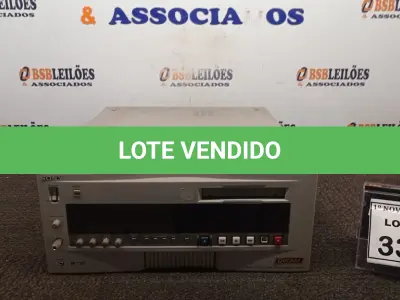 LOTE 334 - 01 GRAVADOR DE VIDEOCASSETE DIGITAL MODELO DSR-80 MARCA SONY. (NO ESTADO) ATENÇÃO! FAZER A VISITAÇÃO ANTES DE ARREMATAR, NÃO SABEMOS SE FUNCIONA, LEILÃO NÃO TEM GARANTIA E NEM DEVOLUÇÃO, SUJEITO A POSSÍVEIS AVARIAS VISÍVEIS/OCULTAS E/OU AUSÊNCIA DE COMPONENTES.