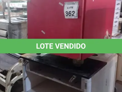 LOTE 362 - 01 ARMÁRIO DE MADEIRA PARA CPU E 01 BALCÃO BAIXO DE FERRO. (NO ESTADO) ATENÇÃO! FAZER A VISITAÇÃO ANTES DE ARREMATAR, NÃO SABEMOS SE FUNCIONA, LEILÃO NÃO TEM GARANTIA E NEM DEVOLUÇÃO, SUJEITO A POSSÍVEIS AVARIAS VISÍVEIS/OCULTAS E/OU AUSÊNCIA DE COMPONENTES.