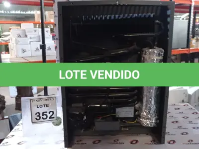 LOTE 352 - 01 FRIGOBAR MARCA ELBER. (NO ESTADO) ATENÇÃO! FAZER A VISITAÇÃO ANTES DE ARREMATAR, NÃO SABEMOS SE FUNCIONA, LEILÃO NÃO TEM GARANTIA E NEM DEVOLUÇÃO, SUJEITO A POSSÍVEIS AVARIAS VISÍVEIS/OCULTAS E/OU AUSÊNCIA DE COMPONENTES.