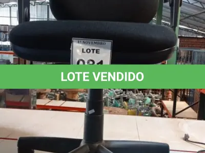 LOTE 081 - 01 CADEIRA GIRATÓRIA ENCOSTO ALTO MARCA CAVALETTI. (NO ESTADO) ATENÇÃO! FAZER A VISITAÇÃO ANTES DE ARREMATAR, NÃO SABEMOS SE FUNCIONA, LEILÃO NÃO TEM GARANTIA E NEM DEVOLUÇÃO, SUJEITO A POSSÍVEIS AVARIAS VISÍVEIS/OCULTAS E/OU AUSÊNCIA DE COMPONENTES.
