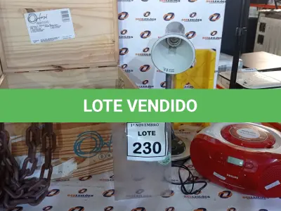 LOTE 230 - 01 RÁDIO PORTÁTIL, 01 LUMINÁRIA DE MESA, 01 CAIXA MEIA ESQUADRIA, 01 CORRENTE DE PLÁSTICO E 01 CAIXOTE DE MADEIRA. (NO ESTADO) ATENÇÃO! FAZER A VISITAÇÃO ANTES DE ARREMATAR, NÃO SABEMOS SE FUNCIONA, LEILÃO NÃO TEM GARANTIA E NEM DEVOLUÇÃO, SUJEITO A POSSÍVEIS AVARIAS VISÍVEIS/OCULTAS E/OU AUSÊNCIA DE COMPONENTES.