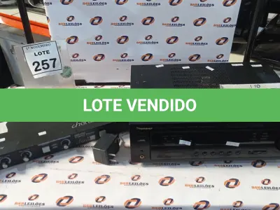 LOTE 257 - 01 RECEIVER MODELO VSX-D308 MARCA PIONEER E 01 DELAY DIGITAL MARCA CHORUS. (NO ESTADO) ATENÇÃO! FAZER A VISITAÇÃO ANTES DE ARREMATAR, NÃO SABEMOS SE FUNCIONA, LEILÃO NÃO TEM GARANTIA E NEM DEVOLUÇÃO, SUJEITO A POSSÍVEIS AVARIAS VISÍVEIS/OCULTAS E/OU AUSÊNCIA DE COMPONENTES.