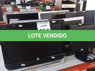 LOTE 234 - 01 ALL IN ONE MARCA HP E 07 MONITORES DE MARCAS E MODELOS DIVERSOS. (NO ESTADO) ATENÇÃO! FAZER A VISITAÇÃO ANTES DE ARREMATAR, NÃO SABEMOS SE FUNCIONA, LEILÃO NÃO TEM GARANTIA E NEM DEVOLUÇÃO, SUJEITO A POSSÍVEIS AVARIAS VISÍVEIS/OCULTAS E/OU AUSÊNCIA DE COMPONENTES.