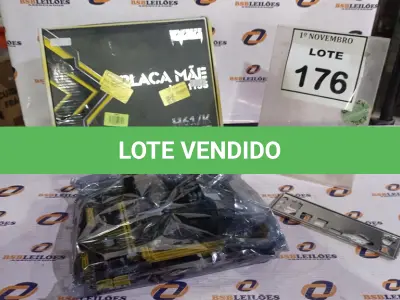 LOTE 176 - 01 PLACA MÃE. (NO ESTADO) ATENÇÃO! FAZER A VISITAÇÃO ANTES DE ARREMATAR, NÃO SABEMOS SE FUNCIONA, LEILÃO NÃO TEM GARANTIA E NEM DEVOLUÇÃO, SUJEITO A POSSÍVEIS AVARIAS VISÍVEIS/OCULTAS E/OU AUSÊNCIA DE COMPONENTES.