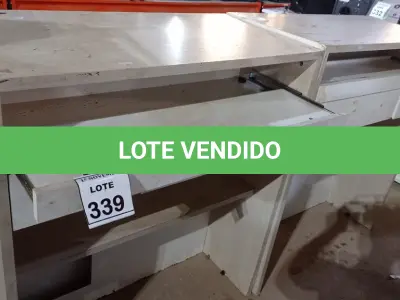 LOTE 339 - 02 BALCÕES DE MADEIRA COM 03 GAVETAS E 01 PRATELEIRA. (NO ESTADO) ATENÇÃO! FAZER A VISITAÇÃO ANTES DE ARREMATAR, NÃO SABEMOS SE FUNCIONA, LEILÃO NÃO TEM GARANTIA E NEM DEVOLUÇÃO, SUJEITO A POSSÍVEIS AVARIAS VISÍVEIS/OCULTAS E/OU AUSÊNCIA DE COMPONENTES.