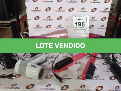 LOTE 195 - 01 ESCOVA DE CABELO ELÉTRICA, 03 CHAPINHAS DE CABELO E 04 SECADORES DE MARCAS E MODELOS DIVERSOS. (NO ESTADO) ATENÇÃO! FAZER A VISITAÇÃO ANTES DE ARREMATAR, NÃO SABEMOS SE FUNCIONA, LEILÃO NÃO TEM GARANTIA E NEM DEVOLUÇÃO, SUJEITO A POSSÍVEIS AVARIAS VISÍVEIS/OCULTAS E/OU AUSÊNCIA DE COMPONENTES.