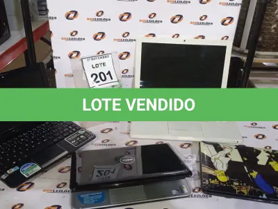 LOTE 201 - 01 MACBOOK APPLE E 03 NETBOOKS DE MARCAS E MODELOS DIVERSOS. (NO ESTADO) ATENÇÃO! FAZER A VISITAÇÃO ANTES DE ARREMATAR, NÃO SABEMOS SE FUNCIONA, LEILÃO NÃO TEM GARANTIA E NEM DEVOLUÇÃO, SUJEITO A POSSÍVEIS AVARIAS VISÍVEIS/OCULTAS E/OU AUSÊNCIA DE COMPONENTES.