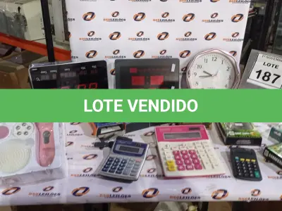 LOTE 187 - 01 APARELHO DE LIMPEZA DE PELE, 03 RELÓGIOS DE PAREDE, 03 MICROFONES SEM FIO PARA CELULARES, 03 CARREGADORES DE CELULAR, 03 CALCULADORAS E 02 PERFURADORES DE PAPEL. (NO ESTADO) ATENÇÃO! FAZER A VISITAÇÃO ANTES DE ARREMATAR, NÃO SABEMOS SE FUNCIONA, LEILÃO NÃO TEM GARANTIA E NEM DEVOLUÇÃO, SUJEITO A POSSÍVEIS AVARIAS VISÍVEIS/OCULTAS E/OU AUSÊNCIA DE COMPONENTES.