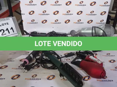LOTE 211 - 03 SECADORES DE CABELO E 03 CHAPINHAS. (NO ESTADO) ATENÇÃO! FAZER A VISITAÇÃO ANTES DE ARREMATAR, NÃO SABEMOS SE FUNCIONA, LEILÃO NÃO TEM GARANTIA E NEM DEVOLUÇÃO, SUJEITO A POSSÍVEIS AVARIAS VISÍVEIS/OCULTAS E/OU AUSÊNCIA DE COMPONENTES.