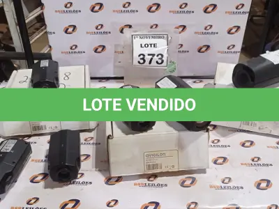 LOTE 373 - 06 CÂMERAS DE MONITORAMENTO MARCA AVIGILON. (NO ESTADO) ATENÇÃO! FAZER A VISITAÇÃO ANTES DE ARREMATAR, NÃO SABEMOS SE FUNCIONA, LEILÃO NÃO TEM GARANTIA E NEM DEVOLUÇÃO, SUJEITO A POSSÍVEIS AVARIAS VISÍVEIS/OCULTAS E/OU AUSÊNCIA DE COMPONENTES.