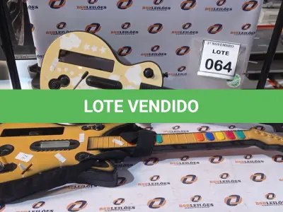 LOTE 064 - 02 GUITARRAS PARA PLAYSTATION. (NO ESTADO) ATENÇÃO! FAZER A VISITAÇÃO ANTES DE ARREMATAR, NÃO SABEMOS SE FUNCIONA, LEILÃO NÃO TEM GARANTIA E NEM DEVOLUÇÃO, SUJEITO A POSSÍVEIS AVARIAS VISÍVEIS/OCULTAS E/OU AUSÊNCIA DE COMPONENTES.