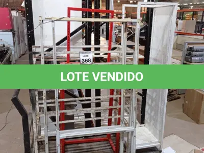 LOTE 368 - 01 CARRINHO DE CARGAS E VÁRIOS EXPOSITORES INCOMPLETOS. (NO ESTADO) ATENÇÃO! FAZER A VISITAÇÃO ANTES DE ARREMATAR, NÃO SABEMOS SE FUNCIONA, LEILÃO NÃO TEM GARANTIA E NEM DEVOLUÇÃO, SUJEITO A POSSÍVEIS AVARIAS VISÍVEIS/OCULTAS E/OU AUSÊNCIA DE COMPONENTES.