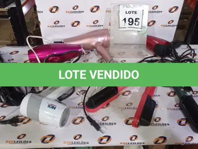 LOTE 195 - 01 ESCOVA DE CABELO ELÉTRICA, 03 CHAPINHAS DE CABELO E 04 SECADORES DE MARCAS E MODELOS DIVERSOS. (NO ESTADO) ATENÇÃO! FAZER A VISITAÇÃO ANTES DE ARREMATAR, NÃO SABEMOS SE FUNCIONA, LEILÃO NÃO TEM GARANTIA E NEM DEVOLUÇÃO, SUJEITO A POSSÍVEIS AVARIAS VISÍVEIS/OCULTAS E/OU AUSÊNCIA DE COMPONENTES.