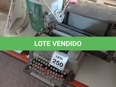 LOTE 250 - 01 PURIFICADOR DE ÁGUA, 01 MÁQUINA DE ESCREVER MARCA OLIVETTI E 01 TV MODELO ANTIGO. (NO ESTADO) ATENÇÃO! FAZER A VISITAÇÃO ANTES DE ARREMATAR, NÃO SABEMOS SE FUNCIONA, LEILÃO NÃO TEM GARANTIA E NEM DEVOLUÇÃO, SUJEITO A POSSÍVEIS AVARIAS VISÍVEIS/OCULTAS E/OU AUSÊNCIA DE COMPONENTES.