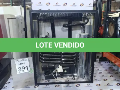 LOTE 391 - 01 FRIGOBAR. (NO ESTADO) ATENÇÃO! FAZER A VISITAÇÃO ANTES DE ARREMATAR, NÃO SABEMOS SE FUNCIONA, LEILÃO NÃO TEM GARANTIA E NEM DEVOLUÇÃO, SUJEITO A POSSÍVEIS AVARIAS VISÍVEIS/OCULTAS E/OU AUSÊNCIA DE COMPONENTES.