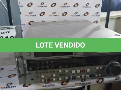LOTE 316 - 01 GRAVADOR/REPRODUTOR DE VÍDEO DVCAM DSR-2000 MARCA SONY. (NO ESTADO) ATENÇÃO! FAZER A VISITAÇÃO ANTES DE ARREMATAR, NÃO SABEMOS SE FUNCIONA, LEILÃO NÃO TEM GARANTIA E NEM DEVOLUÇÃO, SUJEITO A POSSÍVEIS AVARIAS VISÍVEIS/OCULTAS E/OU AUSÊNCIA DE COMPONENTES.