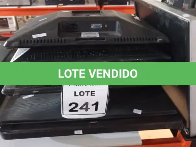 LOTE 241 - 08 MONITORES LCD DE MARCAS E MODELOS DIVERSOS. (NO ESTADO) ATENÇÃO! FAZER A VISITAÇÃO ANTES DE ARREMATAR, NÃO SABEMOS SE FUNCIONA. LEILÃO NÃO TEM GARANTIA E NEM DEVOLUÇÃO, SUJEITO A POSSÍVEIS AVARIAS VISÍVEIS/OCULTAS E/OU AUSÊNCIA DE COMPONENTES.