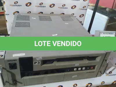 LOTE 379 - 01 GRAVADOR DE VÍDEO CASSETE MODELO UVW-1800 MARCA SONY. (NO ESTADO) ATENÇÃO! FAZER A VISITAÇÃO ANTES DE ARREMATAR, NÃO SABEMOS SE FUNCIONA, LEILÃO NÃO TEM GARANTIA E NEM DEVOLUÇÃO, SUJEITO A POSSÍVEIS AVARIAS VISÍVEIS/OCULTAS E/OU AUSÊNCIA DE COMPONENTES.
