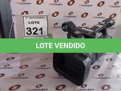 LOTE 321 - 01 FILMADORA NXCAM MARCA SONY. (NO ESTADO) ATENÇÃO! FAZER A VISITAÇÃO ANTES DE ARREMATAR, NÃO SABEMOS SE FUNCIONA, LEILÃO NÃO TEM GARANTIA E NEM DEVOLUÇÃO, SUJEITO A POSSÍVEIS AVARIAS VISÍVEIS/OCULTAS E/OU AUSÊNCIA DE COMPONENTES.