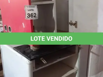 LOTE 362 - 01 ARMÁRIO DE MADEIRA PARA CPU E 01 BALCÃO BAIXO DE FERRO. (NO ESTADO) ATENÇÃO! FAZER A VISITAÇÃO ANTES DE ARREMATAR, NÃO SABEMOS SE FUNCIONA, LEILÃO NÃO TEM GARANTIA E NEM DEVOLUÇÃO, SUJEITO A POSSÍVEIS AVARIAS VISÍVEIS/OCULTAS E/OU AUSÊNCIA DE COMPONENTES.