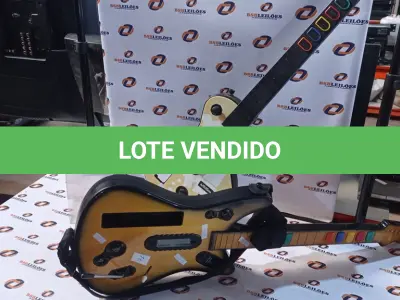 LOTE 064 - 02 GUITARRAS PARA PLAYSTATION. (NO ESTADO) ATENÇÃO! FAZER A VISITAÇÃO ANTES DE ARREMATAR, NÃO SABEMOS SE FUNCIONA, LEILÃO NÃO TEM GARANTIA E NEM DEVOLUÇÃO, SUJEITO A POSSÍVEIS AVARIAS VISÍVEIS/OCULTAS E/OU AUSÊNCIA DE COMPONENTES.