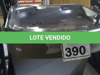 LOTE 390 - 01 BEBEDOURO DE PAREDE. (NO ESTADO) ATENÇÃO! FAZER A VISITAÇÃO ANTES DE ARREMATAR, NÃO SABEMOS SE FUNCIONA, LEILÃO NÃO TEM GARANTIA E NEM DEVOLUÇÃO, SUJEITO A POSSÍVEIS AVARIAS VISÍVEIS/OCULTAS E/OU AUSÊNCIA DE COMPONENTES.