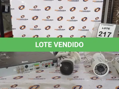 LOTE 217 - 01 DVR E 04 CÂMERAS DE MONITORAMENTO. (NO ESTADO) ATENÇÃO! FAZER A VISITAÇÃO ANTES DE ARREMATAR, NÃO SABEMOS SE FUNCIONA, LEILÃO NÃO TEM GARANTIA E NEM DEVOLUÇÃO, SUJEITO A POSSÍVEIS AVARIAS VISÍVEIS/OCULTAS E/OU AUSÊNCIA DE COMPONENTES.