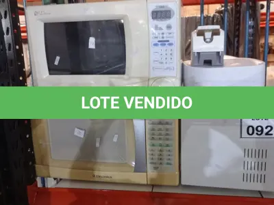 LOTE 092 - 02 DISPENSES DE PAPEL, 01 DISPENSER DE ÁLCOOL EM GEL E 03 MICRO-ONDAS DE MARCAS E MODELOS DIVERSOS. (NO ESTADO) ATENÇÃO! FAZER A VISITAÇÃO ANTES DE ARREMATAR, NÃO SABEMOS SE FUNCIONA, LEILÃO NÃO TEM GARANTIA E NEM DEVOLUÇÃO, SUJEITO A POSSÍVEIS AVARIAS VISÍVEIS/OCULTAS E/OU AUSÊNCIA DE COMPONENTES.