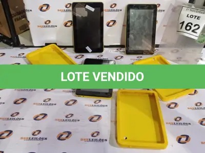 LOTE 162 - 03 TABLETS MARCA CCE. (NO ESTADO) ATENÇÃO! FAZER A VISITAÇÃO ANTES DE ARREMATAR, NÃO SABEMOS SE FUNCIONA, LEILÃO NÃO TEM GARANTIA E NEM DEVOLUÇÃO, SUJEITO A POSSÍVEIS AVARIAS VISÍVEIS/OCULTAS E/OU AUSÊNCIA DE COMPONENTES.