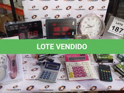 LOTE 187 - 01 APARELHO DE LIMPEZA DE PELE, 03 RELÓGIOS DE PAREDE, 03 MICROFONES SEM FIO PARA CELULARES, 03 CARREGADORES DE CELULAR, 03 CALCULADORAS E 02 PERFURADORES DE PAPEL. (NO ESTADO) ATENÇÃO! FAZER A VISITAÇÃO ANTES DE ARREMATAR, NÃO SABEMOS SE FUNCIONA, LEILÃO NÃO TEM GARANTIA E NEM DEVOLUÇÃO, SUJEITO A POSSÍVEIS AVARIAS VISÍVEIS/OCULTAS E/OU AUSÊNCIA DE COMPONENTES.
