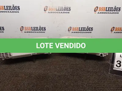 LOTE 333 - 02 PROJETORES MARCA EPSON PARA RETIRADA DE PEÇAS. (NO ESTADO) ATENÇÃO! FAZER A VISITAÇÃO ANTES DE ARREMATAR, NÃO SABEMOS SE FUNCIONA, LEILÃO NÃO TEM GARANTIA E NEM DEVOLUÇÃO, SUJEITO A POSSÍVEIS AVARIAS VISÍVEIS/OCULTAS E/OU AUSÊNCIA DE COMPONENTES.