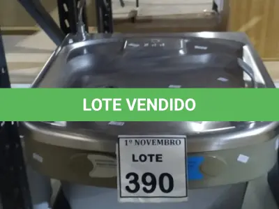 LOTE 390 - 01 BEBEDOURO DE PAREDE. (NO ESTADO) ATENÇÃO! FAZER A VISITAÇÃO ANTES DE ARREMATAR, NÃO SABEMOS SE FUNCIONA, LEILÃO NÃO TEM GARANTIA E NEM DEVOLUÇÃO, SUJEITO A POSSÍVEIS AVARIAS VISÍVEIS/OCULTAS E/OU AUSÊNCIA DE COMPONENTES.