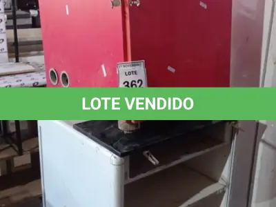 LOTE 362 - 01 ARMÁRIO DE MADEIRA PARA CPU E 01 BALCÃO BAIXO DE FERRO. (NO ESTADO) ATENÇÃO! FAZER A VISITAÇÃO ANTES DE ARREMATAR, NÃO SABEMOS SE FUNCIONA, LEILÃO NÃO TEM GARANTIA E NEM DEVOLUÇÃO, SUJEITO A POSSÍVEIS AVARIAS VISÍVEIS/OCULTAS E/OU AUSÊNCIA DE COMPONENTES.