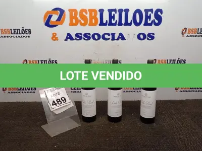 LOTE 489 - 03 GARRAFAS DE VINHO TINTO SECO VALA REAL PORTUGUÊS SAFRA 2019 750ML. (NO ESTADO) ATENÇÃO! FAZER A VISITAÇÃO ANTES DE ARREMATAR, NÃO SABEMOS SE FUNCIONA, LEILÃO NÃO TEM GARANTIA E NEM DEVOLUÇÃO, SUJEITO A POSSÍVEIS AVARIAS VISÍVEIS/OCULTAS E/OU AUSÊNCIA DE COMPONENTES.