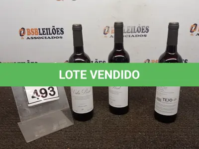 LOTE 493 - 03 GARRAFAS DE VINHO TINTO SECO VALA REAL PORTUGUÊS SAFRA 2019 750ML. (NO ESTADO) ATENÇÃO! FAZER A VISITAÇÃO ANTES DE ARREMATAR, NÃO SABEMOS SE FUNCIONA, LEILÃO NÃO TEM GARANTIA E NEM DEVOLUÇÃO, SUJEITO A POSSÍVEIS AVARIAS VISÍVEIS/OCULTAS E/OU AUSÊNCIA DE COMPONENTES.