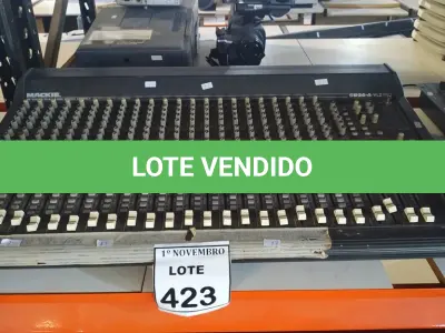 LOTE 423 - 01 MESA DE SOM 24 CANAIS MODELO SR24.4-VLZ PRO MARCA MAKIE. (NO ESTADO) ATENÇÃO! FAZER A VISITAÇÃO ANTES DE ARREMATAR, NÃO SABEMOS SE FUNCIONA, LEILÃO NÃO TEM GARANTIA E NEM DEVOLUÇÃO, SUJEITO A POSSÍVEIS AVARIAS VISÍVEIS/OCULTAS E/OU AUSÊNCIA DE COMPONENTES.