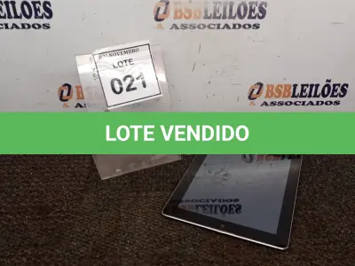LOTE 021 - 01 IPAD APPLE 16GB. (NO ESTADO) ATENÇÃO! FAZER A VISITAÇÃO ANTES DE ARREMATAR, NÃO SABEMOS SE FUNCIONA, LEILÃO NÃO TEM GARANTIA E NEM DEVOLUÇÃO, SUJEITO A POSSÍVEIS AVARIAS VISÍVEIS/OCULTAS E/OU AUSÊNCIA DE COMPONENTES.