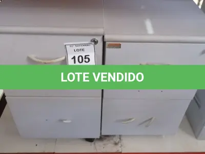 LOTE 105 - 02 GAVETEIROS COM RODINHAS COM 03 GAVETAS CADA. (NO ESTADO) ATENÇÃO! FAZER A VISITAÇÃO ANTES DE ARREMATAR, NÃO SABEMOS SE FUNCIONA, LEILÃO NÃO TEM GARANTIA E NEM DEVOLUÇÃO, SUJEITO A POSSÍVEIS AVARIAS VISÍVEIS/OCULTAS E/OU AUSÊNCIA DE COMPONENTES.