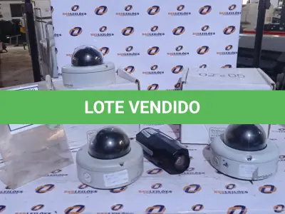 LOTE 457 - 04 CÂMERAS DE MONITORAMENTO SENDO 03 TIPO DOME. (NO ESTADO) ATENÇÃO! FAZER A VISITAÇÃO ANTES DE ARREMATAR, NÃO SABEMOS SE FUNCIONA, LEILÃO NÃO TEM GARANTIA E NEM DEVOLUÇÃO, SUJEITO A POSSÍVEIS AVARIAS VISÍVEIS/OCULTAS E/OU AUSÊNCIA DE COMPONENTES.