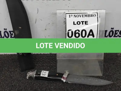 LOTE 060 - 01 FACA IMPORTADA AÇO INOXIDÁVEL CABO EM MADEIRA POMO COM UMA ÁGUIA FULL TANG BAINHA DE NYLON TAMANHO TOTAL 28CM PESO 288G JÁ AFIADA  
