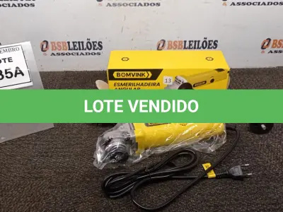LOTE 135 - 01 ESMERILHADEIRA ANGULAR 850W 220V (PRODUTO NOVO). (NO ESTADO) ATENÇÃO! FAZER A VISITAÇÃO ANTES DE ARREMATAR, NÃO SABEMOS SE FUNCIONA, LEILÃO NÃO TEM GARANTIA E NEM DEVOLUÇÃO, SUJEITO A POSSÍVEIS AVARIAS VISÍVEIS/OCULTAS E/OU AUSÊNCIA DE COMPONENTES.