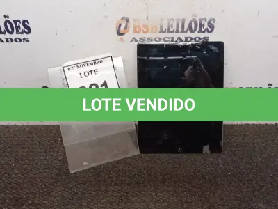 LOTE 021 - 01 IPAD APPLE 16GB. (NO ESTADO) ATENÇÃO! FAZER A VISITAÇÃO ANTES DE ARREMATAR, NÃO SABEMOS SE FUNCIONA, LEILÃO NÃO TEM GARANTIA E NEM DEVOLUÇÃO, SUJEITO A POSSÍVEIS AVARIAS VISÍVEIS/OCULTAS E/OU AUSÊNCIA DE COMPONENTES.