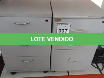 LOTE 097 - 02 GAVETEIROS COM RODINHAS COM 03 GAVETAS CADA. (NO ESTADO) ATENÇÃO! FAZER A VISITAÇÃO ANTES DE ARREMATAR, NÃO SABEMOS SE FUNCIONA, LEILÃO NÃO TEM GARANTIA E NEM DEVOLUÇÃO, SUJEITO A POSSÍVEIS AVARIAS VISÍVEIS/OCULTAS E/OU AUSÊNCIA DE COMPONENTES.