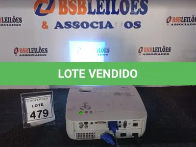 LOTE 479 - 01 PROJETOR MODELO NP410 MARCA NEC COM CABOS. (NO ESTADO) ATENÇÃO! FAZER A VISITAÇÃO ANTES DE ARREMATAR, NÃO SABEMOS SE FUNCIONA, LEILÃO NÃO TEM GARANTIA E NEM DEVOLUÇÃO, SUJEITO A POSSÍVEIS AVARIAS VISÍVEIS/OCULTAS E/OU AUSÊNCIA DE COMPONENTES.