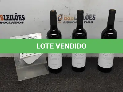 LOTE 170 - 03 GARRAFAS DE VINHO TINTO SECO VALA REAL PORTUGUÊS SAFRA 2019 750ML. (NO ESTADO) ATENÇÃO! FAZER A VISITAÇÃO ANTES DE ARREMATAR, NÃO SABEMOS SE FUNCIONA, LEILÃO NÃO TEM GARANTIA E NEM DEVOLUÇÃO, SUJEITO A POSSÍVEIS AVARIAS VISÍVEIS/OCULTAS E/OU AUSÊNCIA DE COMPONENTES.