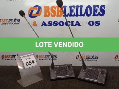 LOTE 054 - 02 MICROFONES DE MESA MARCA RIOLE. (NO ESTADO) ATENÇÃO! FAZER A VISITAÇÃO ANTES DE ARREMATAR, NÃO SABEMOS SE FUNCIONA, LEILÃO NÃO TEM GARANTIA E NEM DEVOLUÇÃO, SUJEITO A POSSÍVEIS AVARIAS VISÍVEIS/OCULTAS E/OU AUSÊNCIA DE COMPONENTES.