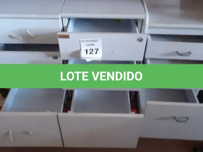 LOTE 127 - 02 GAVETEIROS 03 GAVETAS CADA. (NO ESTADO) ATENÇÃO! FAZER A VISITAÇÃO ANTES DE ARREMATAR, NÃO SABEMOS SE FUNCIONA, LEILÃO NÃO TEM GARANTIA E NEM DEVOLUÇÃO, SUJEITO A POSSÍVEIS AVARIAS VISÍVEIS/OCULTAS E/OU AUSÊNCIA DE COMPONENTES.