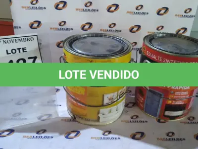 LOTE 427 - 01 LATA DE TINTA ACRÍLICA 3,6L NA COR FOSCO CAMURÇA MARCA GLASURIT E 01 LATA DE ESMALTE SINTÉTICO COM 3,6L NA COR BRILHANTE VINHO CHASSIS MARCA GLASURIT. (NO ESTADO) ATENÇÃO! FAZER A VISITAÇÃO ANTES DE ARREMATAR, NÃO SABEMOS SE FUNCIONA, LEILÃO NÃO TEM GARANTIA E NEM DEVOLUÇÃO, SUJEITO A POSSÍVEIS AVARIAS VISÍVEIS/OCULTAS E/OU AUSÊNCIA DE COMPONENTES.